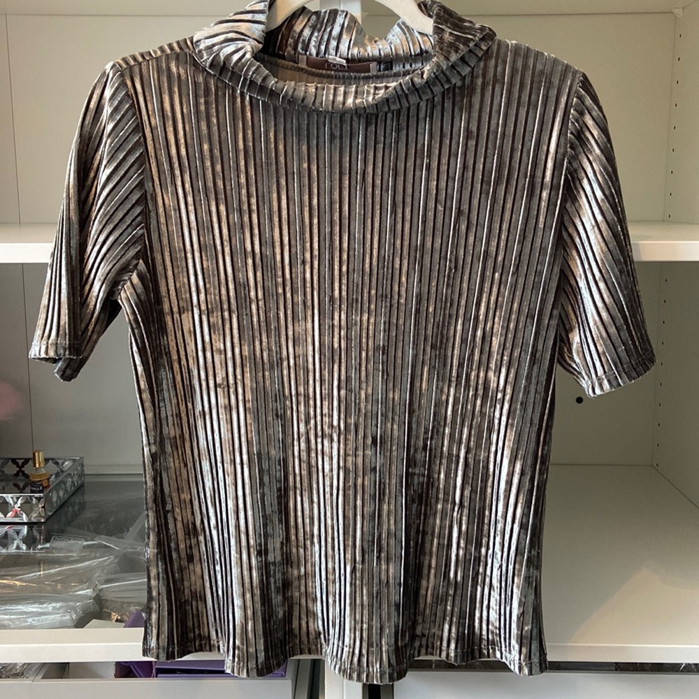 Loft mock neck ribbed velvet short sleeve shirt
